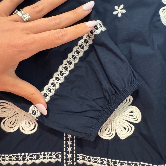 K1. NWT Zara Embroidered Navy Oversized Flower Detail Collared Button Down Shirt - Picture 5 of 6